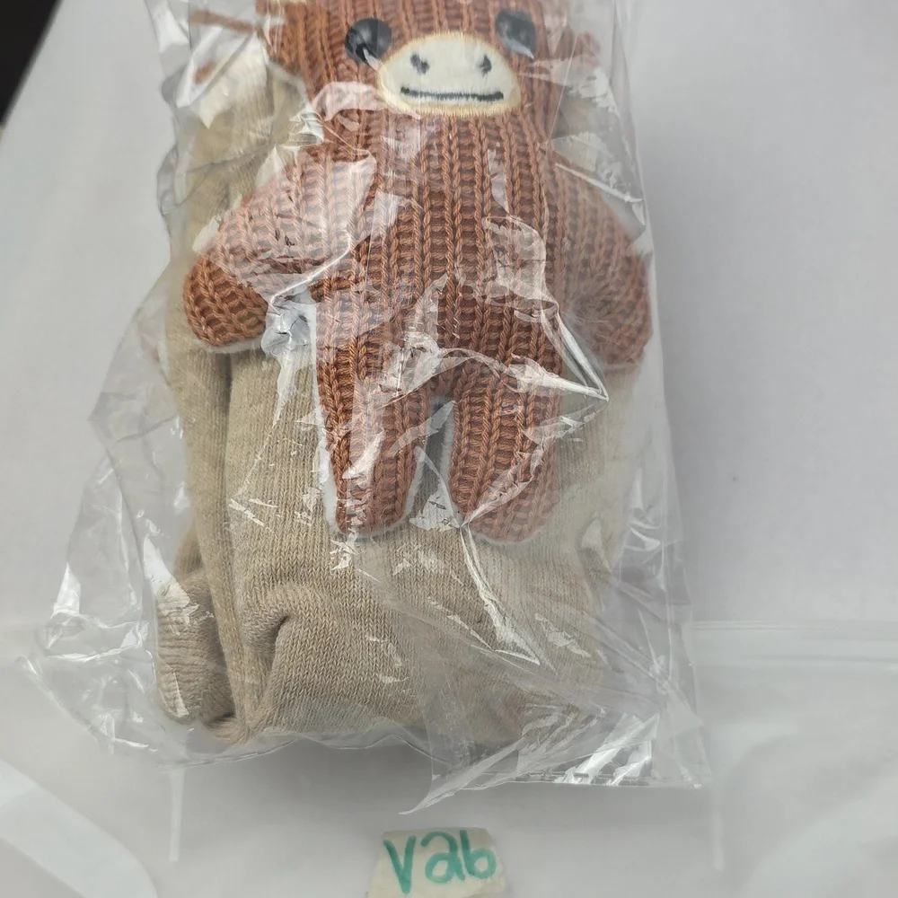 Adorable 3D Knit Highland Cow Socks One Size Womens Or Older Kids V26 - Picture 3 of 3